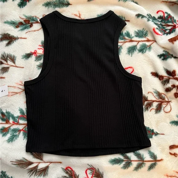 Top - Picture 2 of 3